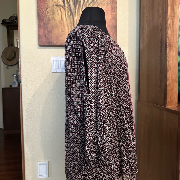 Plus Size 3X Apt.9 long cut out sleeves top - Picture 4 of 7